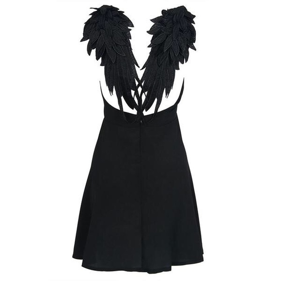 Winged LBD - Picture 4 of 5